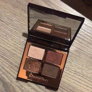 WARM & SULTRY ICONIC Charlotte Tilbury Palette